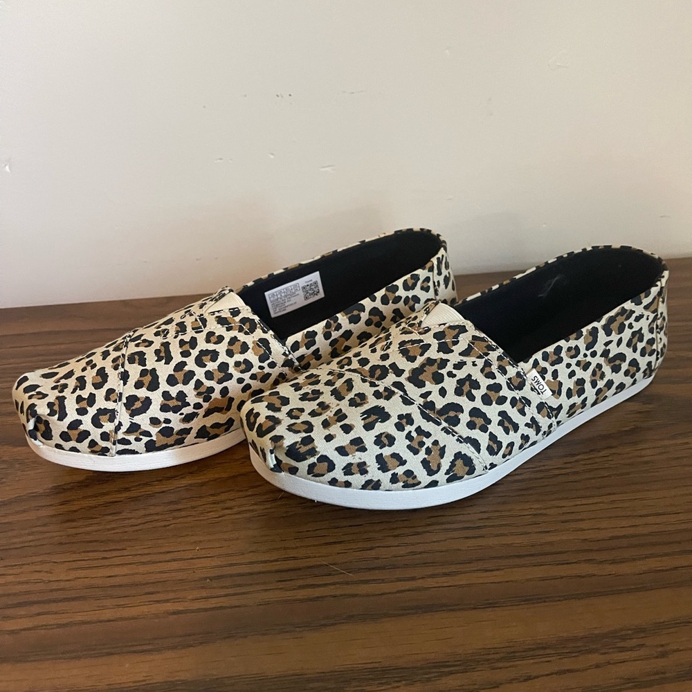 TOMS Alpargata Size 7 Cheetah Print